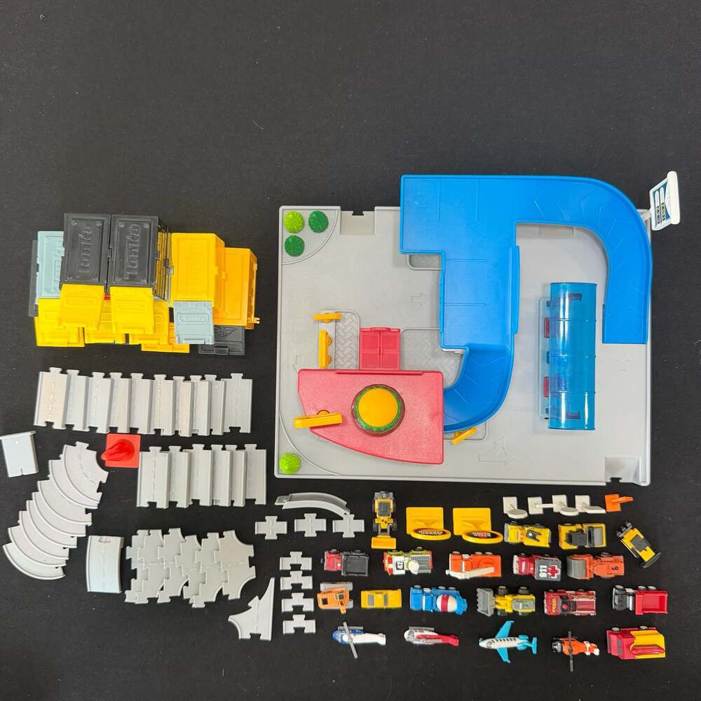 DRIVEN by Battat Micro Pocket Series Dine & Drive Play Set w/ Vehicles + Tracks